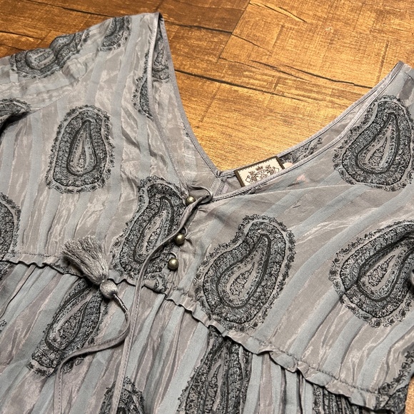 Juicy Couture Dress Womens M Silk Blend Gray Paisley Empire Waist Boho Coquette - Picture 3 of 10